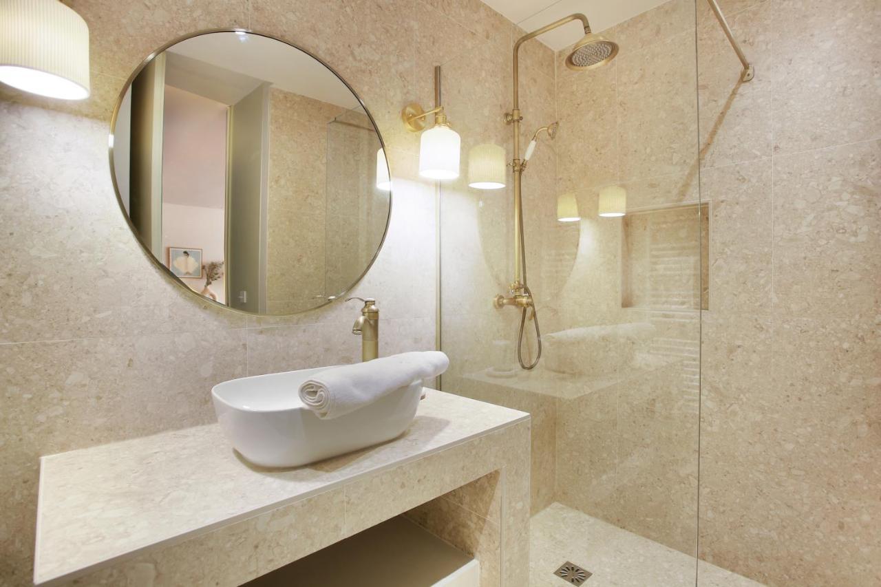 Residence In The Center Of Paris By Studio Prestige Екстер'єр фото